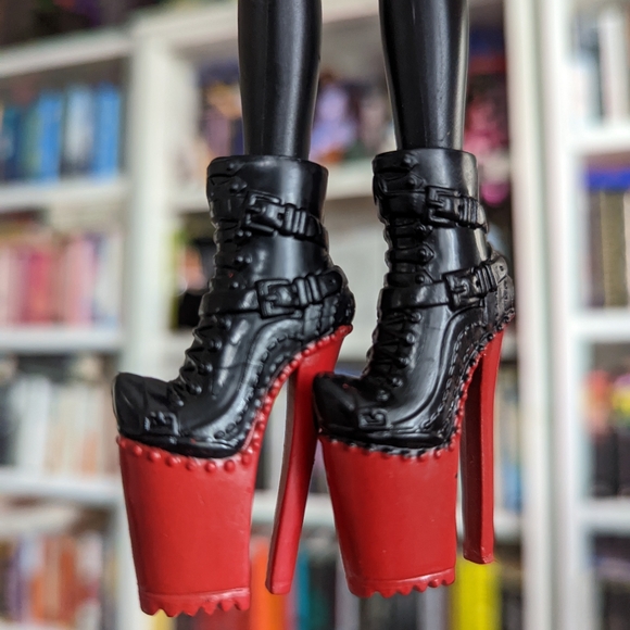 Style Starz Chloe - Picture 7 of 7